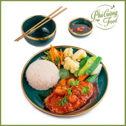 Cơm cá kho thịt lợn ba chỉ